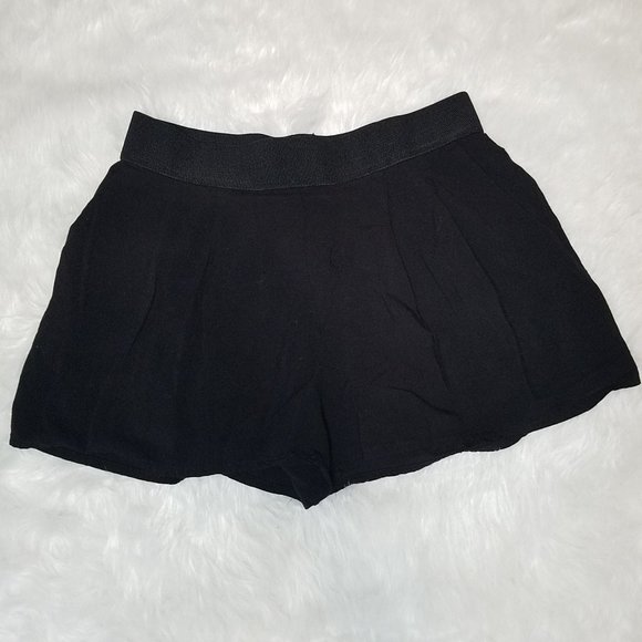 H&M Black & Olive Stripe Elastic Waist Shorts Bundle, 6 - Picture 2 of 7